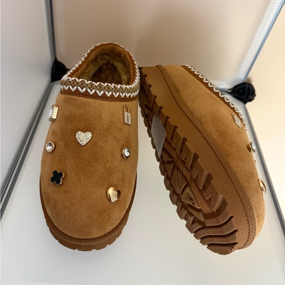 Women's Studded Charm Platform Mule Slippers Tan Size 6 NWT - Picture 6 of 6